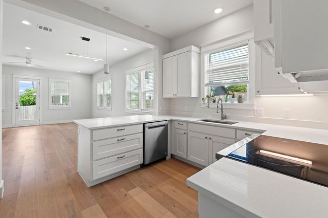 3802 Tower View CT 1, Austin, TX 78723