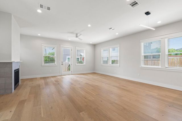 3802 Tower View CT 1, Austin, TX 78723