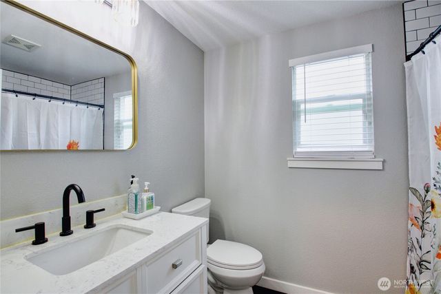 3205 Arbor Street, Mount Vernon, WA 98273