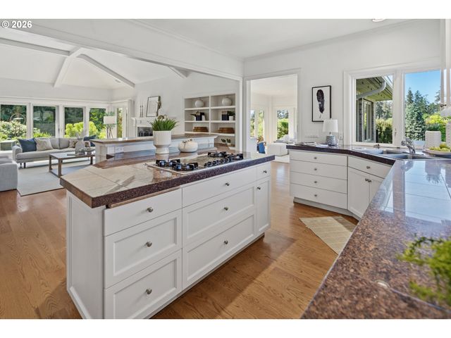 3163 Sw TURNER Rd, West Linn, OR 97068