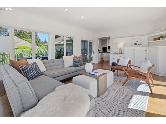 3163 Sw TURNER Rd, West Linn, OR 97068