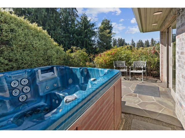 3163 Sw TURNER Rd, West Linn, OR 97068