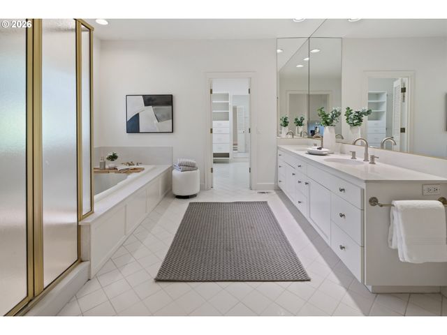 3163 Sw TURNER Rd, West Linn, OR 97068