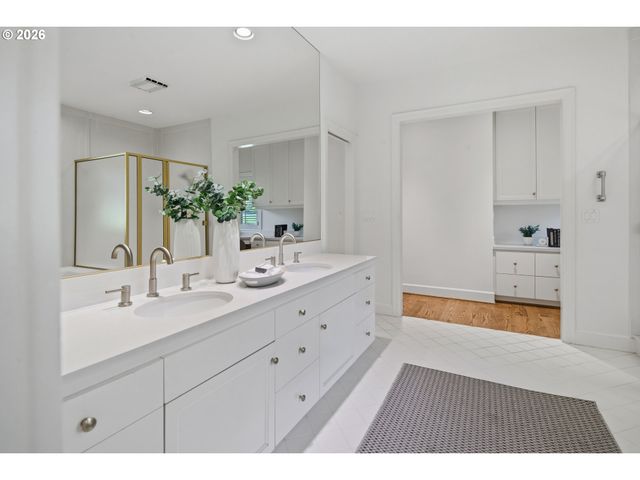 3163 Sw TURNER Rd, West Linn, OR 97068