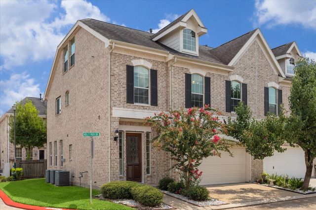 3203 Holly Path Drive, Houston, TX 77042