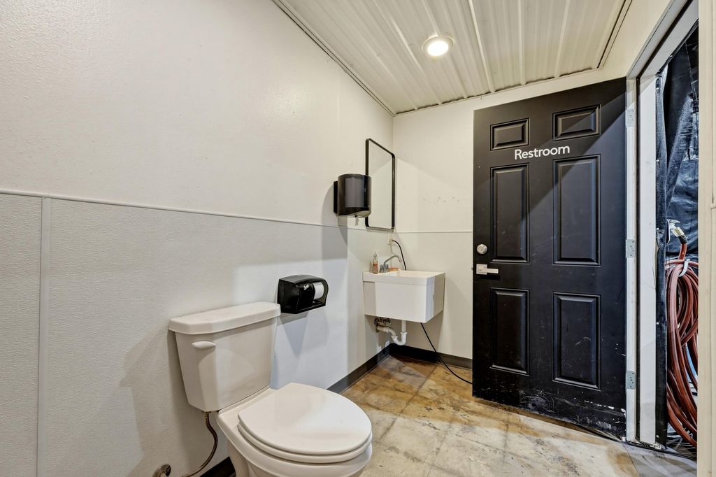 1671 Commercial Avenue, Sheridan, WY 82801 photo 10