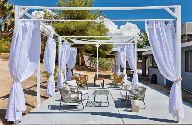 57440 Airway Court, Yucca Valley, CA 92284