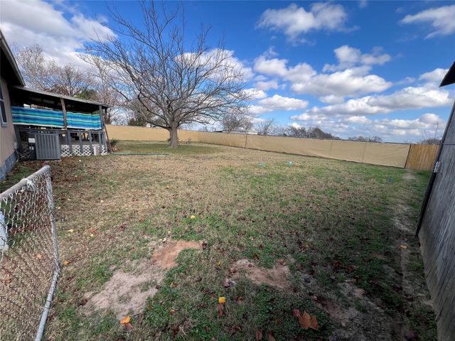 2183 Fm 1567 E, Como, TX 75431