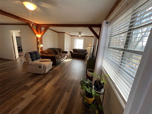 2183 Fm 1567 E, Como, TX 75431