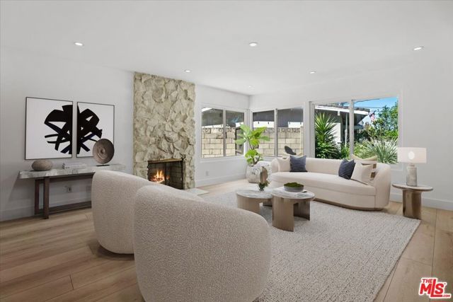 4810 Rosa Road, Woodland Hills (los Angeles), CA 91364