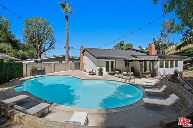 4810 Rosa Road, Woodland Hills (los Angeles), CA 91364