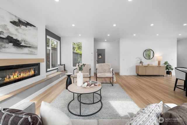 1212 NE 100th Street, Seattle, WA 98125