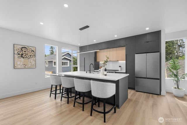 1212 NE 100th Street, Seattle, WA 98125