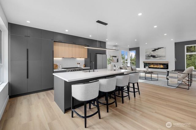 1212 NE 100th Street, Seattle, WA 98125