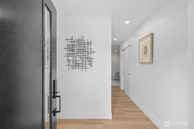 1212 NE 100th Street, Seattle, WA 98125