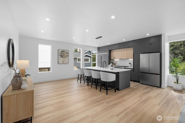 1212 NE 100th Street, Seattle, WA 98125