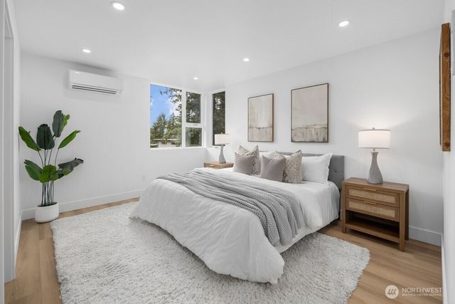 1212 NE 100th Street, Seattle, WA 98125