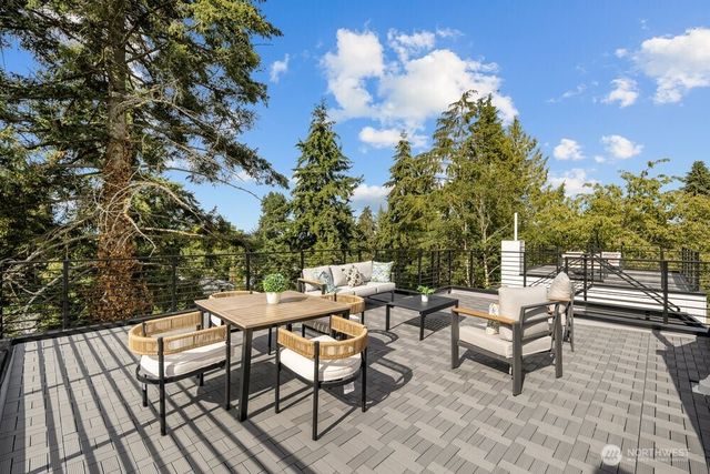 1212 NE 100th Street, Seattle, WA 98125