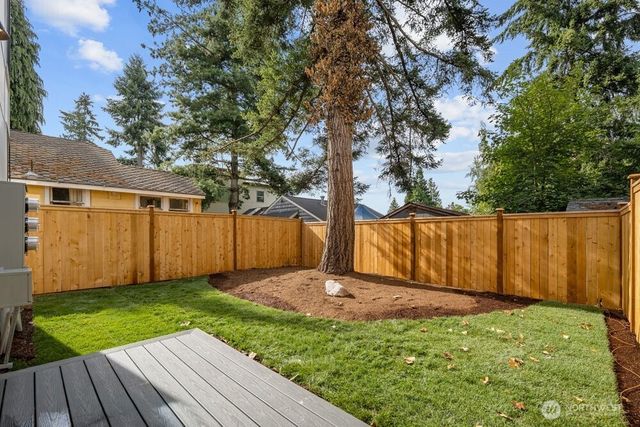 1212 NE 100th Street, Seattle, WA 98125