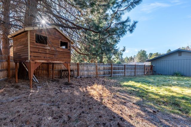 21058 Azalia Avenue, Bend, OR 97702