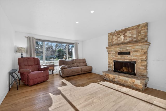 21058 Azalia Avenue, Bend, OR 97702