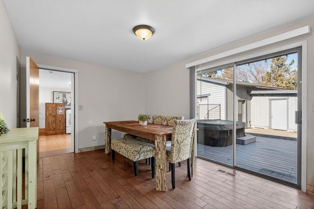 21058 Azalia Avenue, Bend, OR 97702