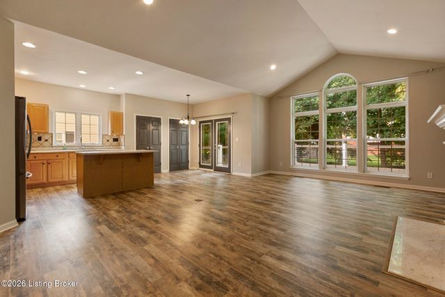10611 Providence Dr, Louisville, KY 40291