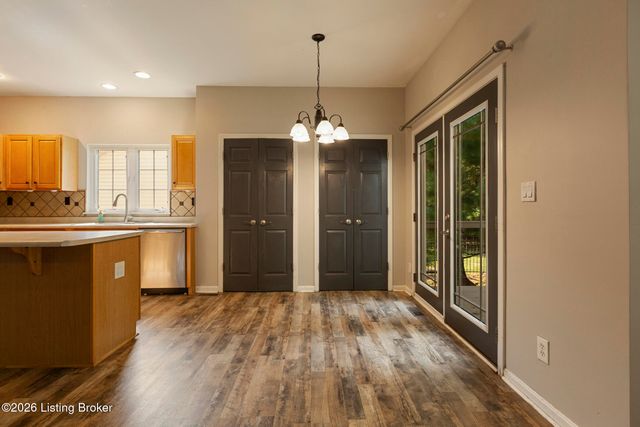 10611 Providence Dr, Louisville, KY 40291