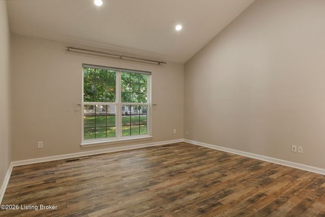 10611 Providence Dr, Louisville, KY 40291