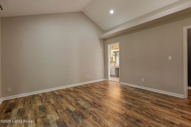 10611 Providence Dr, Louisville, KY 40291