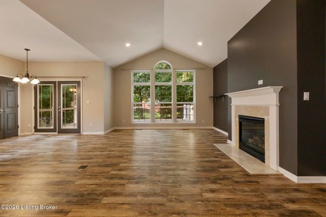 10611 Providence Dr, Louisville, KY 40291