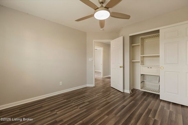 10611 Providence Dr, Louisville, KY 40291