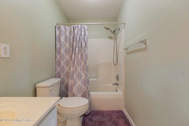10611 Providence Dr, Louisville, KY 40291