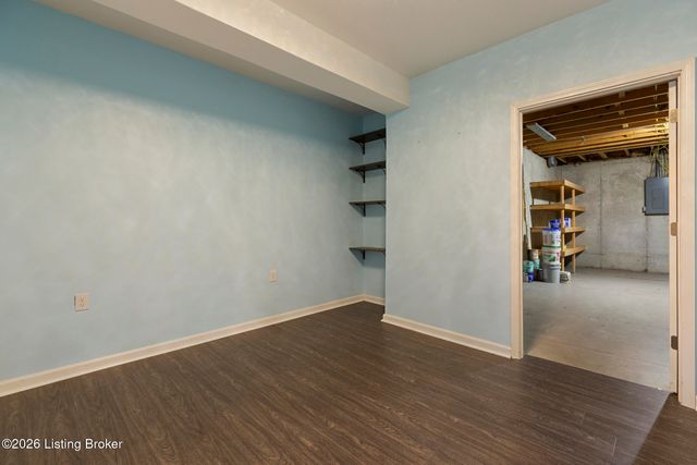 10611 Providence Dr, Louisville, KY 40291