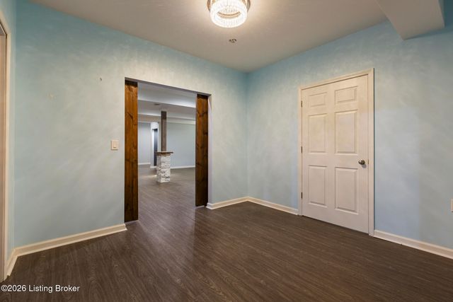 10611 Providence Dr, Louisville, KY 40291