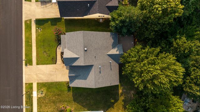 10611 Providence Dr, Louisville, KY 40291