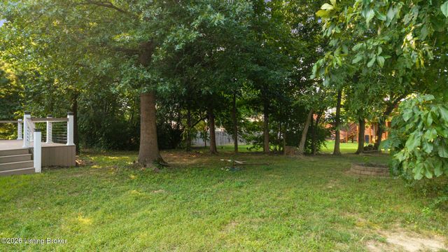 10611 Providence Dr, Louisville, KY 40291
