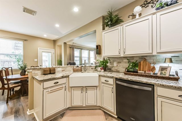 4415 Park Trail Lane, Pasadena, TX 77505