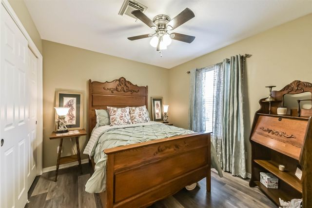 4415 Park Trail Lane, Pasadena, TX 77505