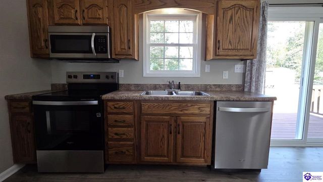 475 Meadow View Lane, Cecilia, KY 42724