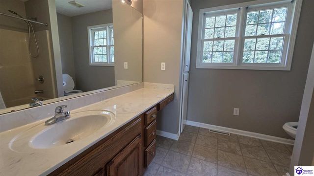 475 Meadow View Lane, Cecilia, KY 42724
