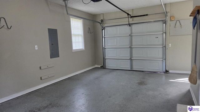 475 Meadow View Lane, Cecilia, KY 42724