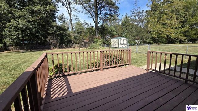 475 Meadow View Lane, Cecilia, KY 42724