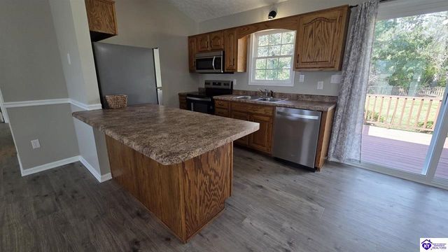 475 Meadow View Lane, Cecilia, KY 42724