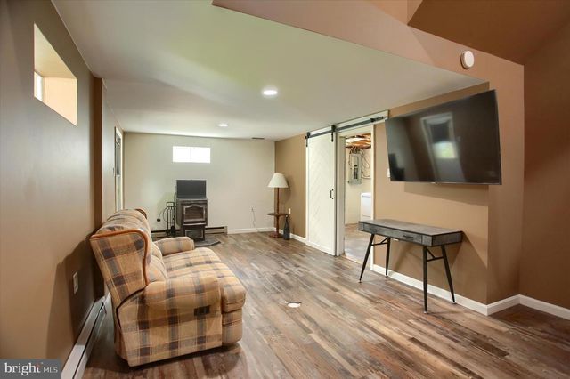 261 RIDGEWOOD DR, Millersburg, PA 17061
