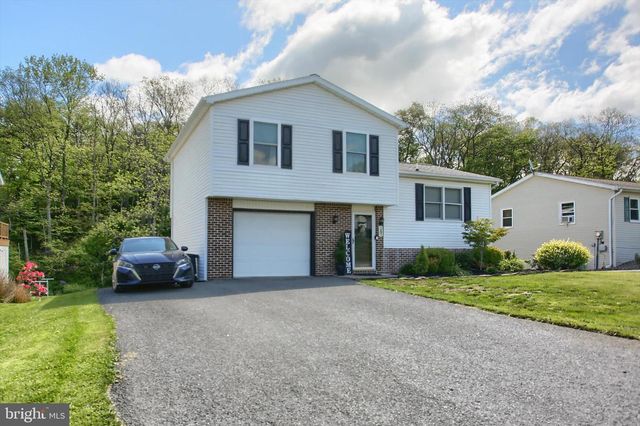 261 RIDGEWOOD DR, Millersburg, PA 17061