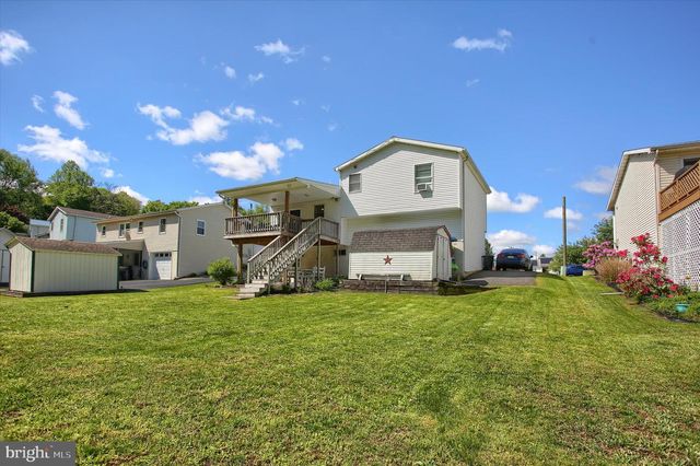 261 RIDGEWOOD DR, Millersburg, PA 17061