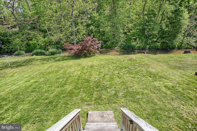 261 RIDGEWOOD DR, Millersburg, PA 17061