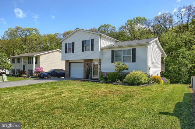 261 RIDGEWOOD DR, Millersburg, PA 17061