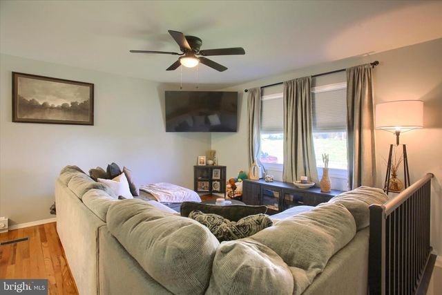 261 RIDGEWOOD DR, Millersburg, PA 17061